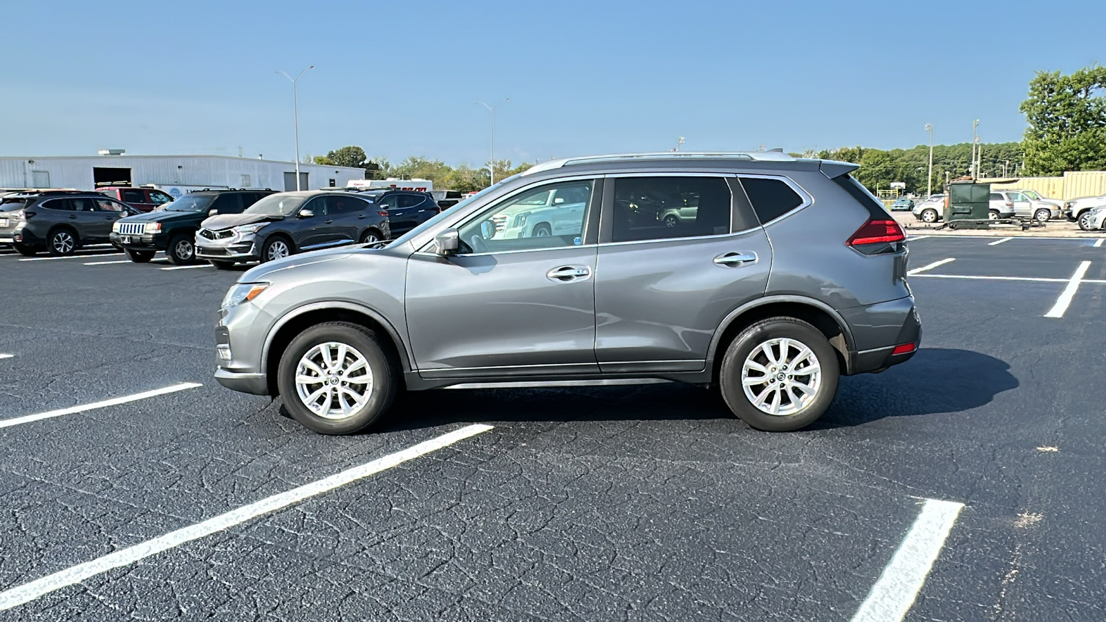 2017 Nissan Rogue SV 2