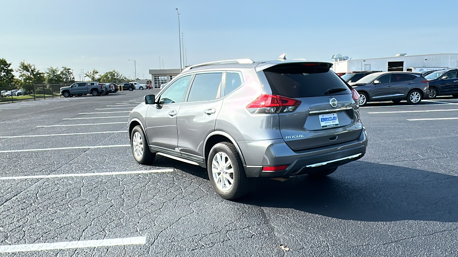 2017 Nissan Rogue SV 3