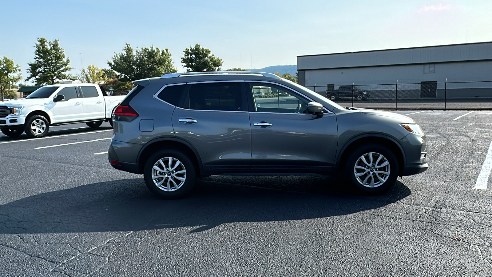 2017 Nissan Rogue SV 6