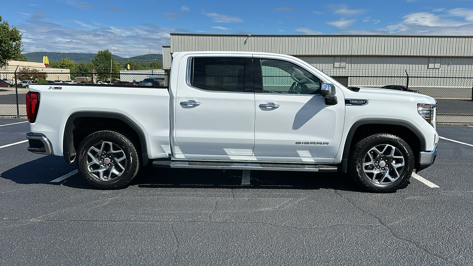 2024 GMC Sierra SLT 6