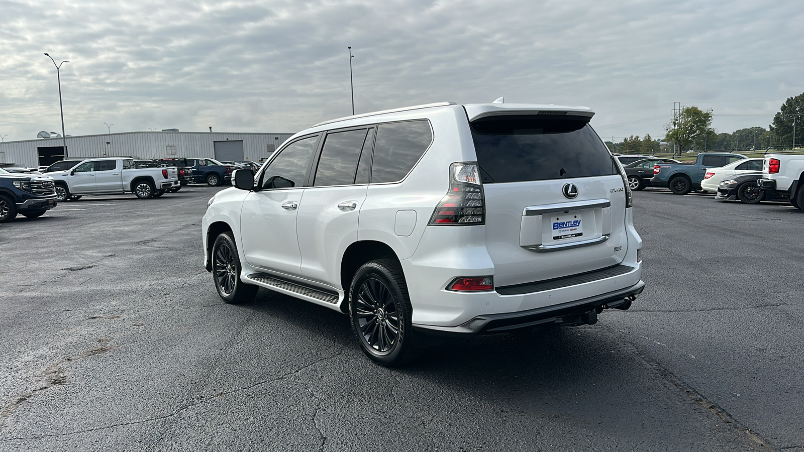 2023 Lexus GX 460 GX Luxury 3