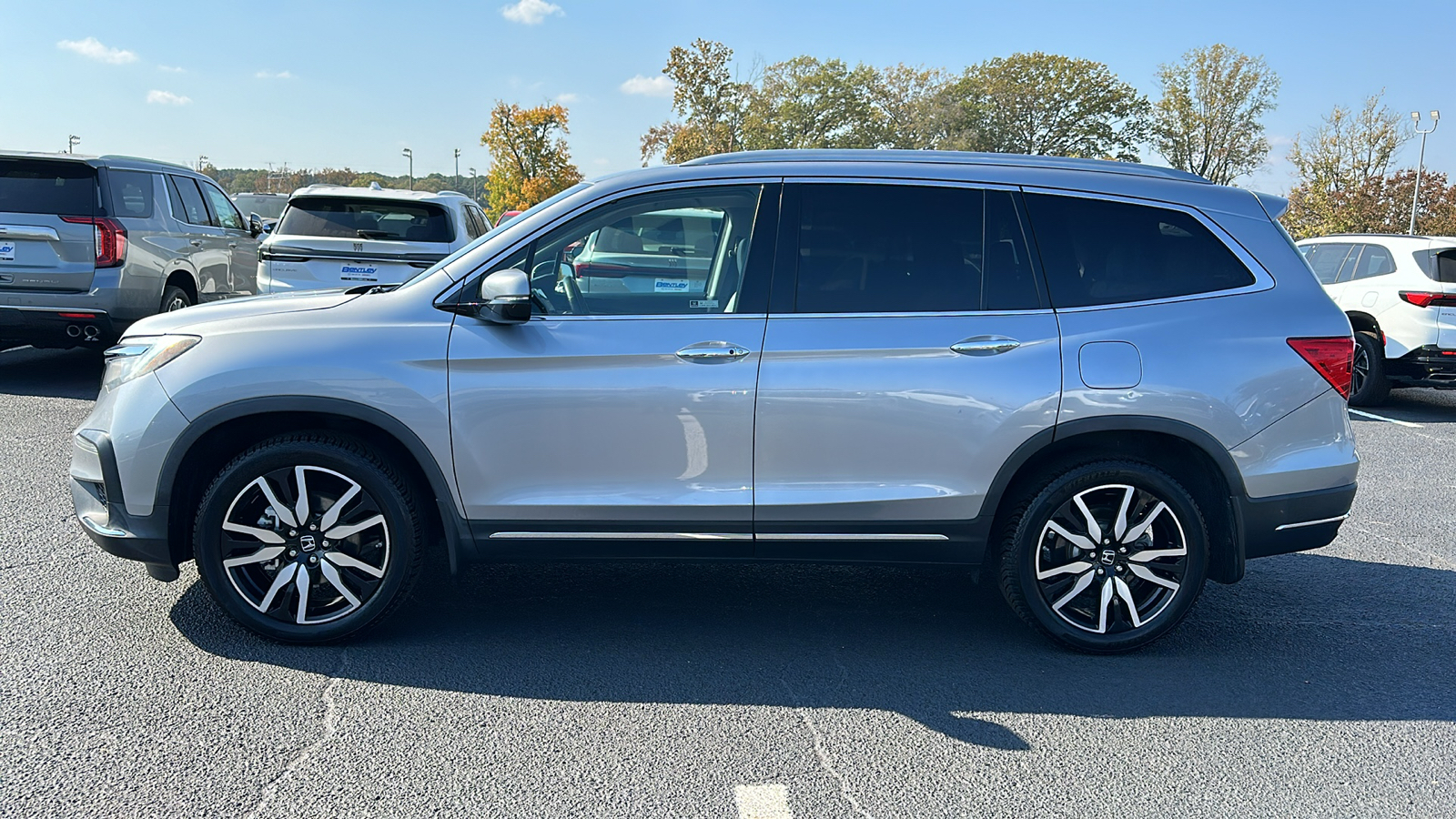 2020 Honda Pilot Touring 8-Passenger 2