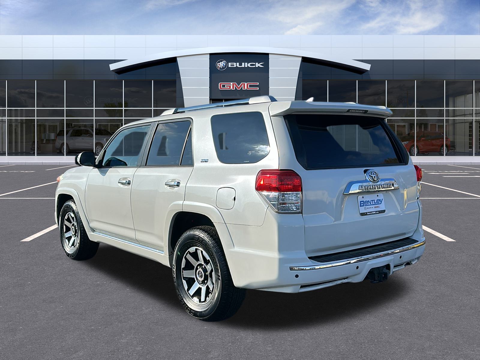 2011 Toyota 4Runner SR5 3