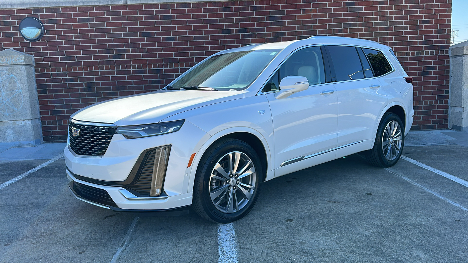 2022 Cadillac XT6 Premium Luxury 1