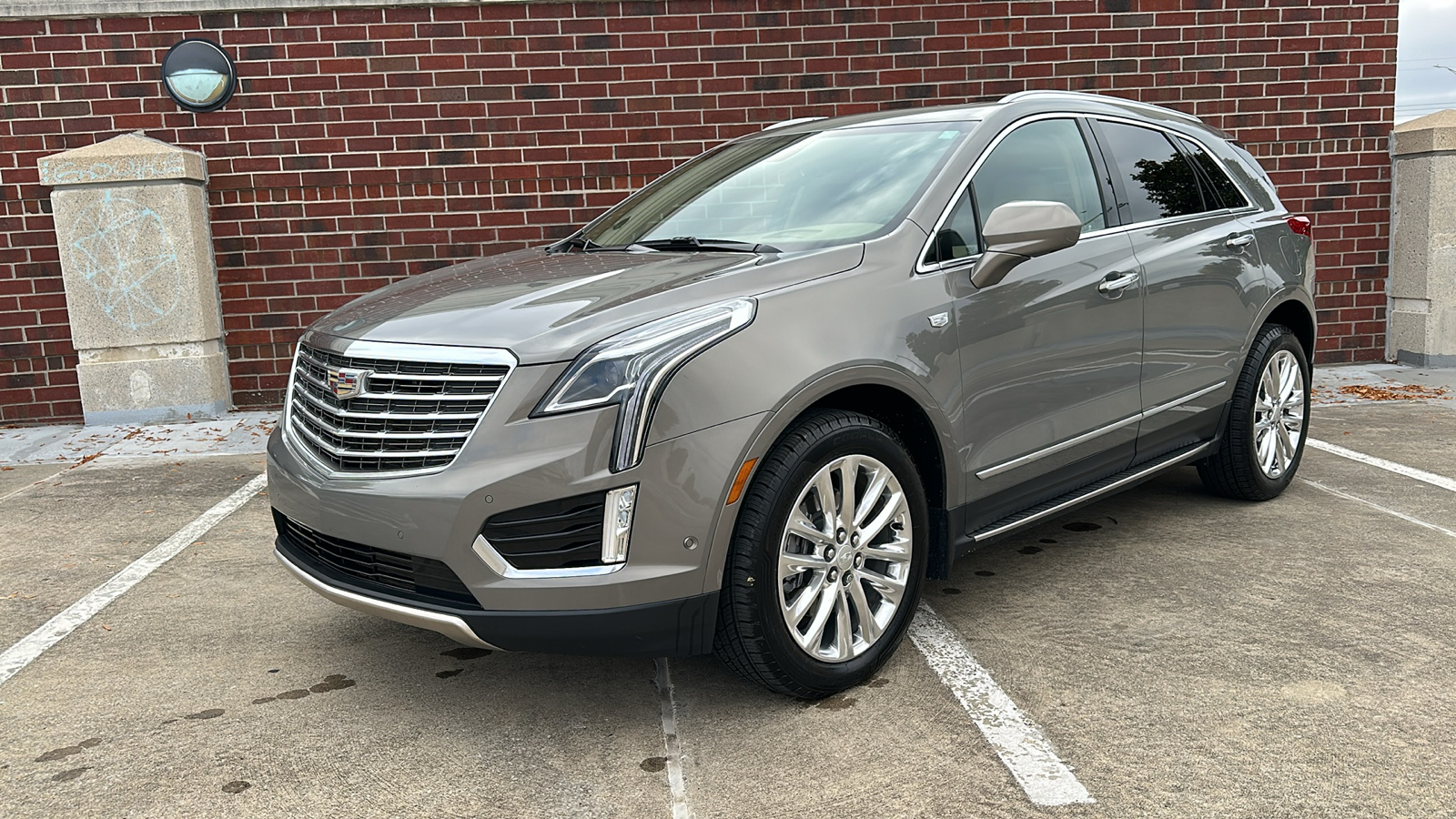 2019 Cadillac XT5 Platinum AWD 1