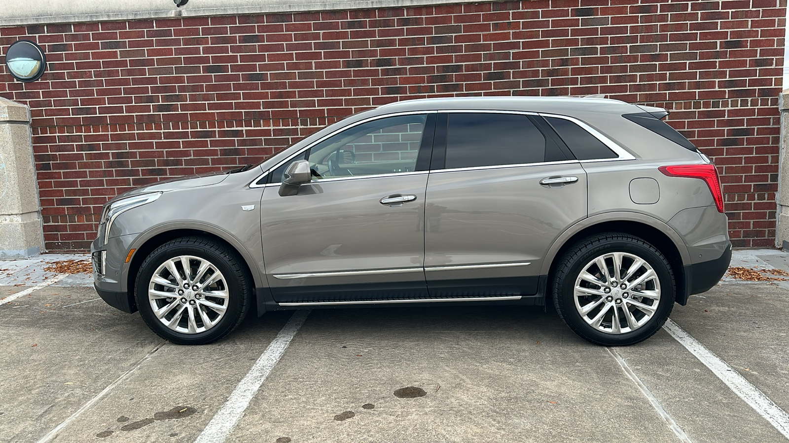 2019 Cadillac XT5 Platinum AWD 2