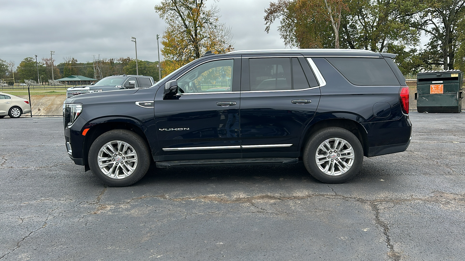 2022 GMC Yukon SLT 2