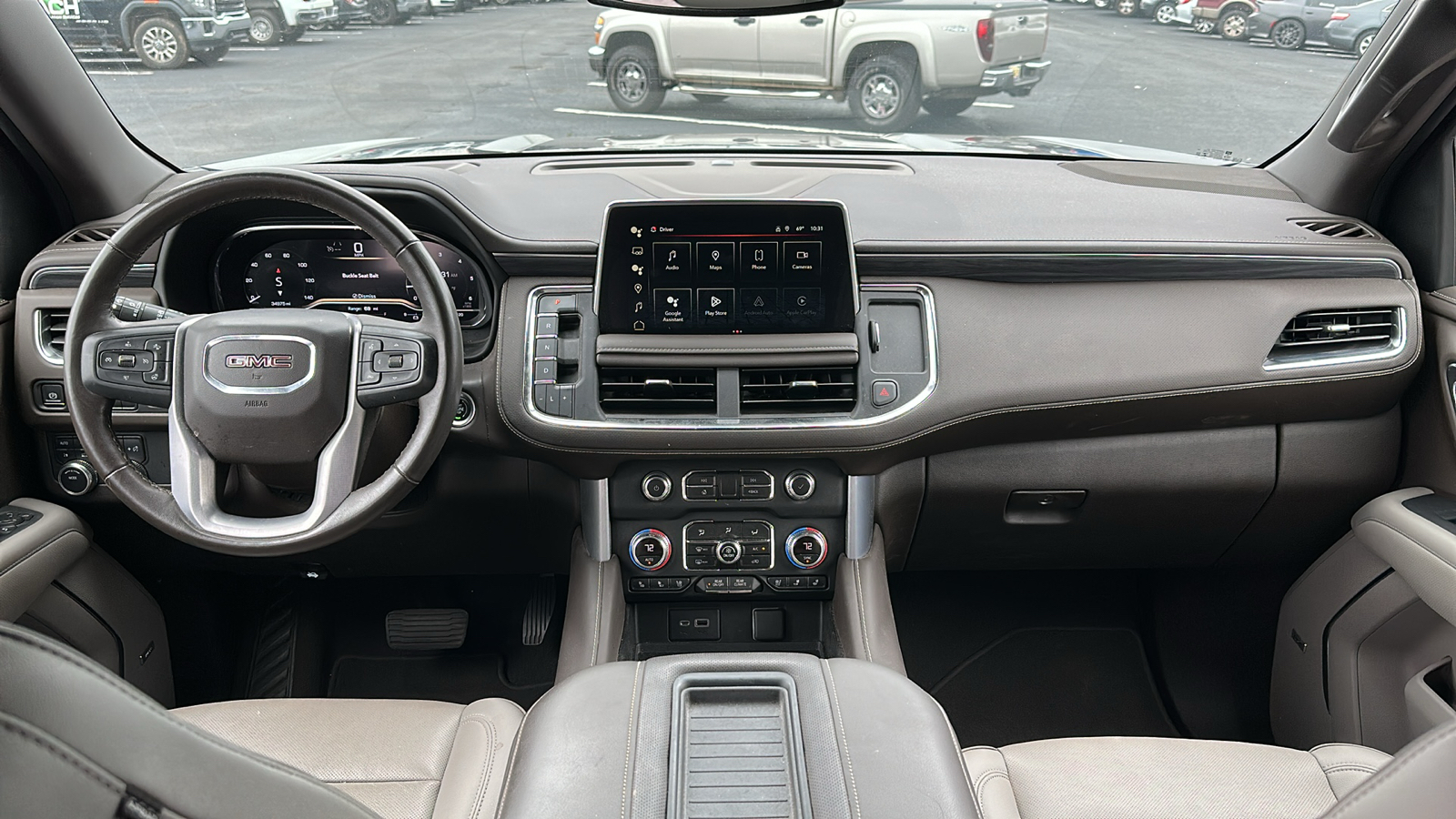 2022 GMC Yukon SLT 10