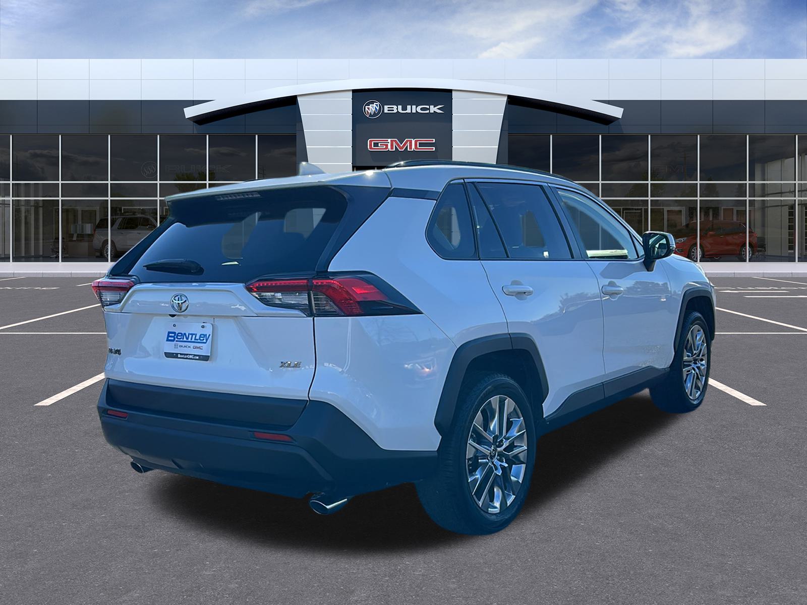 2020 Toyota RAV4 XLE Premium 5