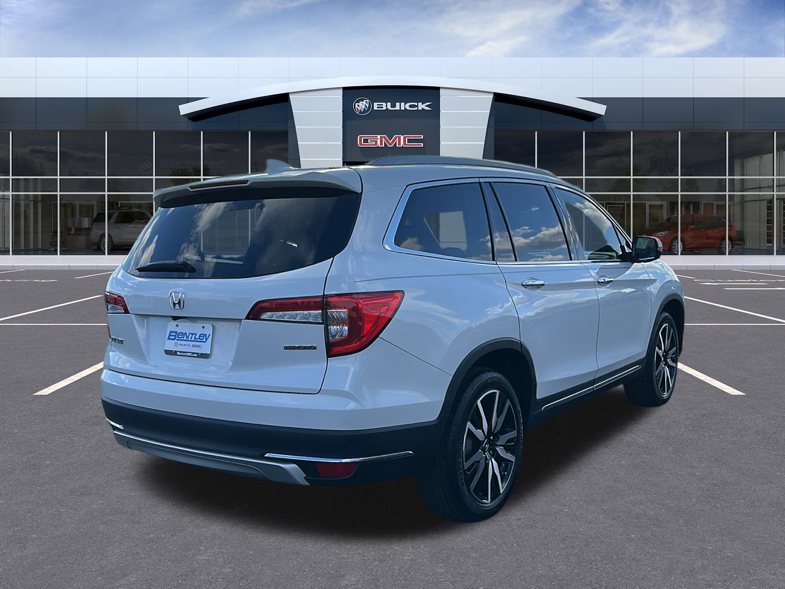 2022 Honda Pilot Touring 7-Passenger 5