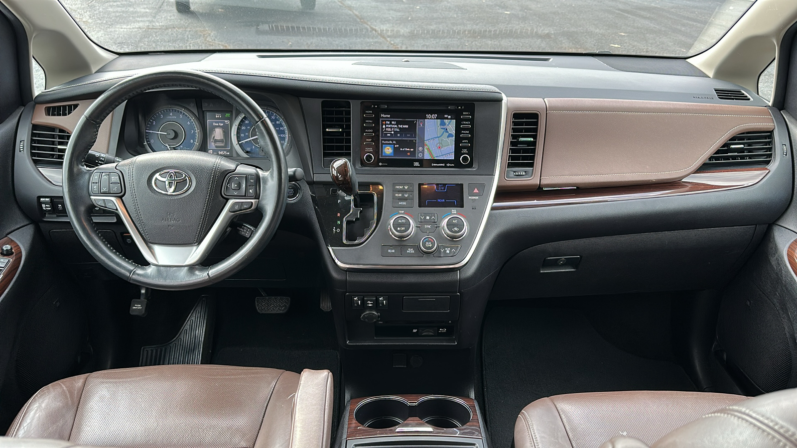 2018 Toyota Sienna Limited Premium 10