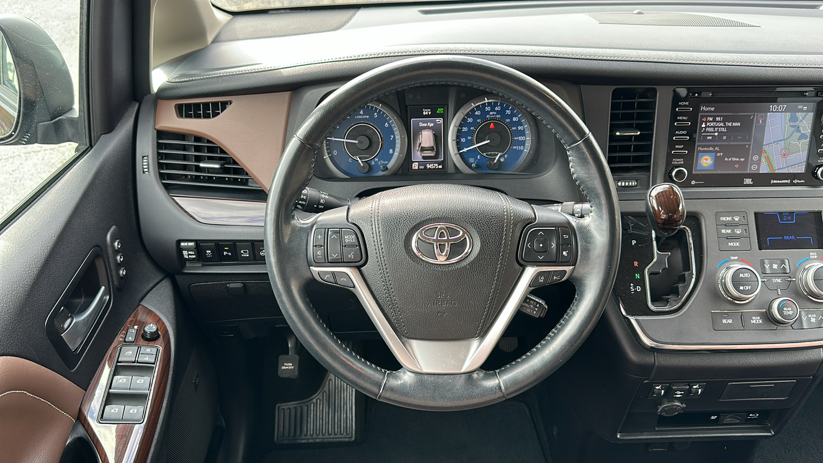 2018 Toyota Sienna Limited Premium 12