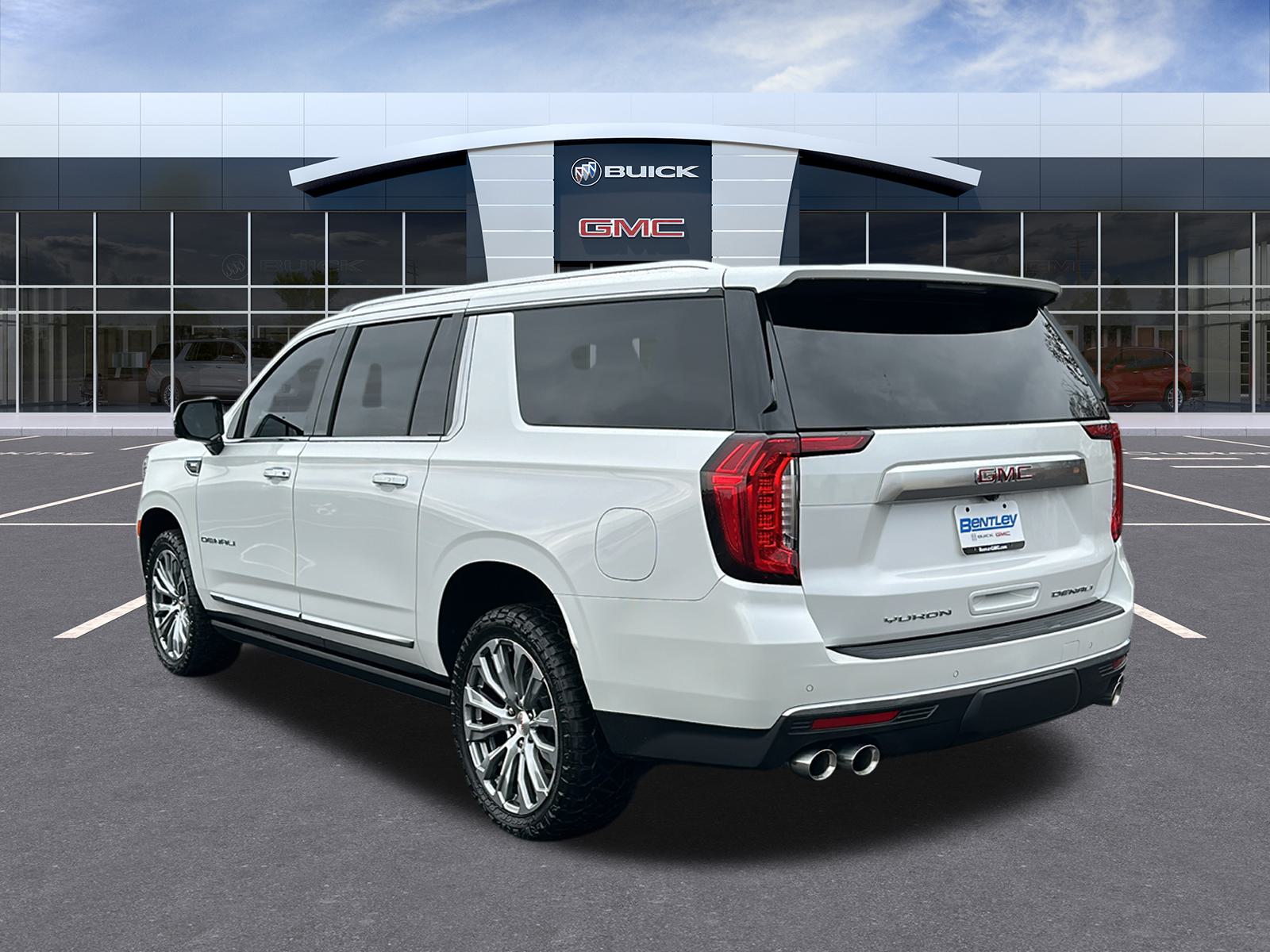 2022 GMC Yukon XL Denali 3