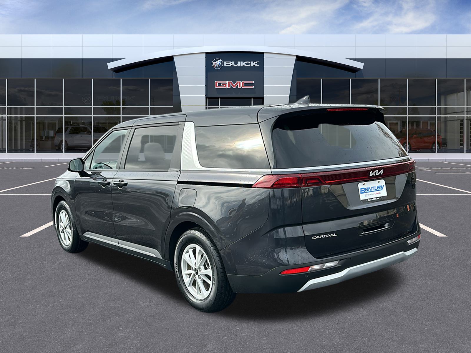 2023 Kia Carnival LX 4