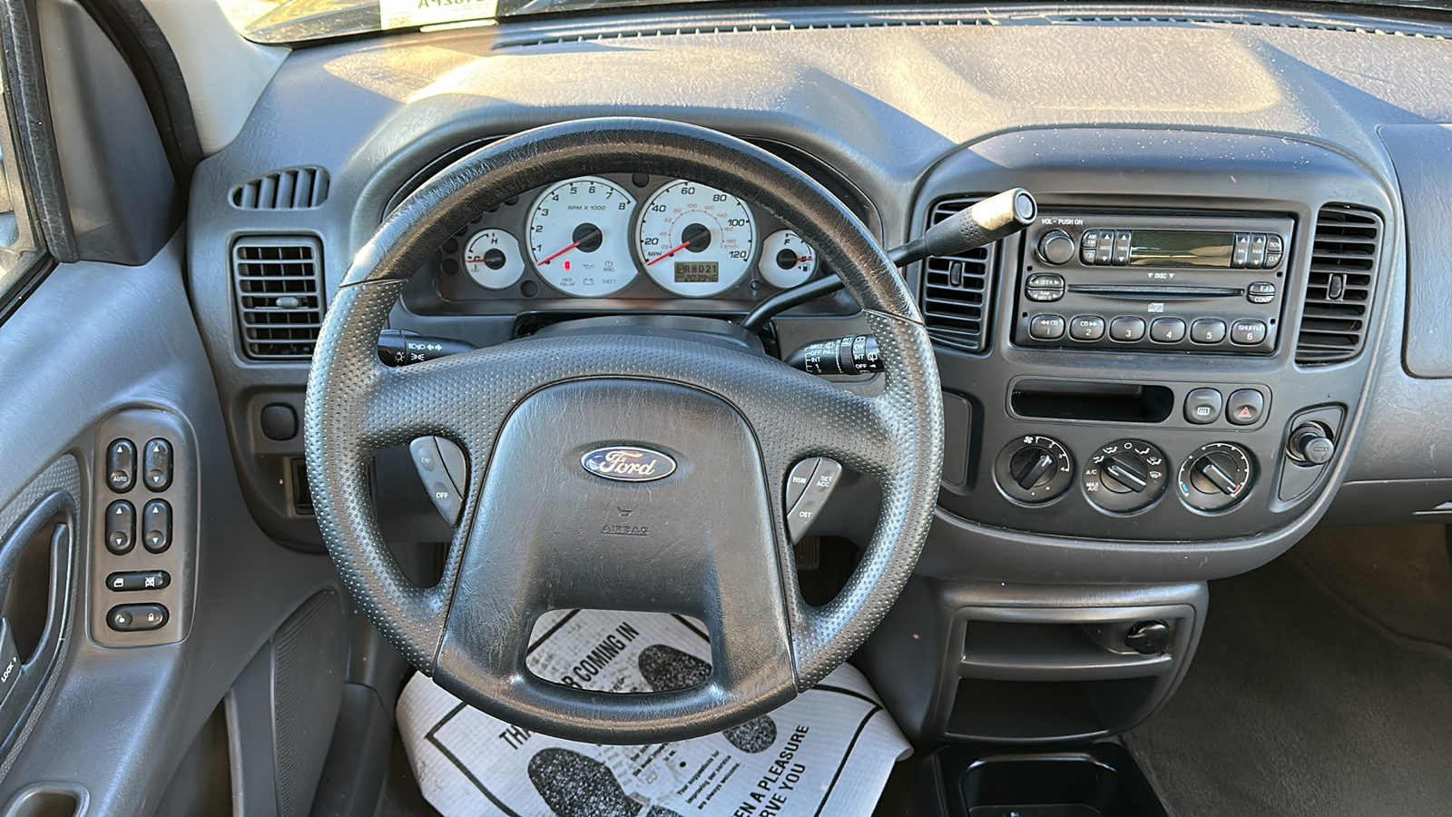 2004 Ford Escape  9