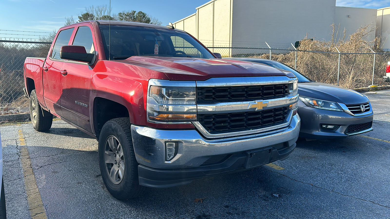 2018 Chevrolet Silverado LT 2