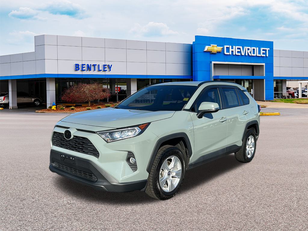 2021 Toyota RAV4 XLE 1