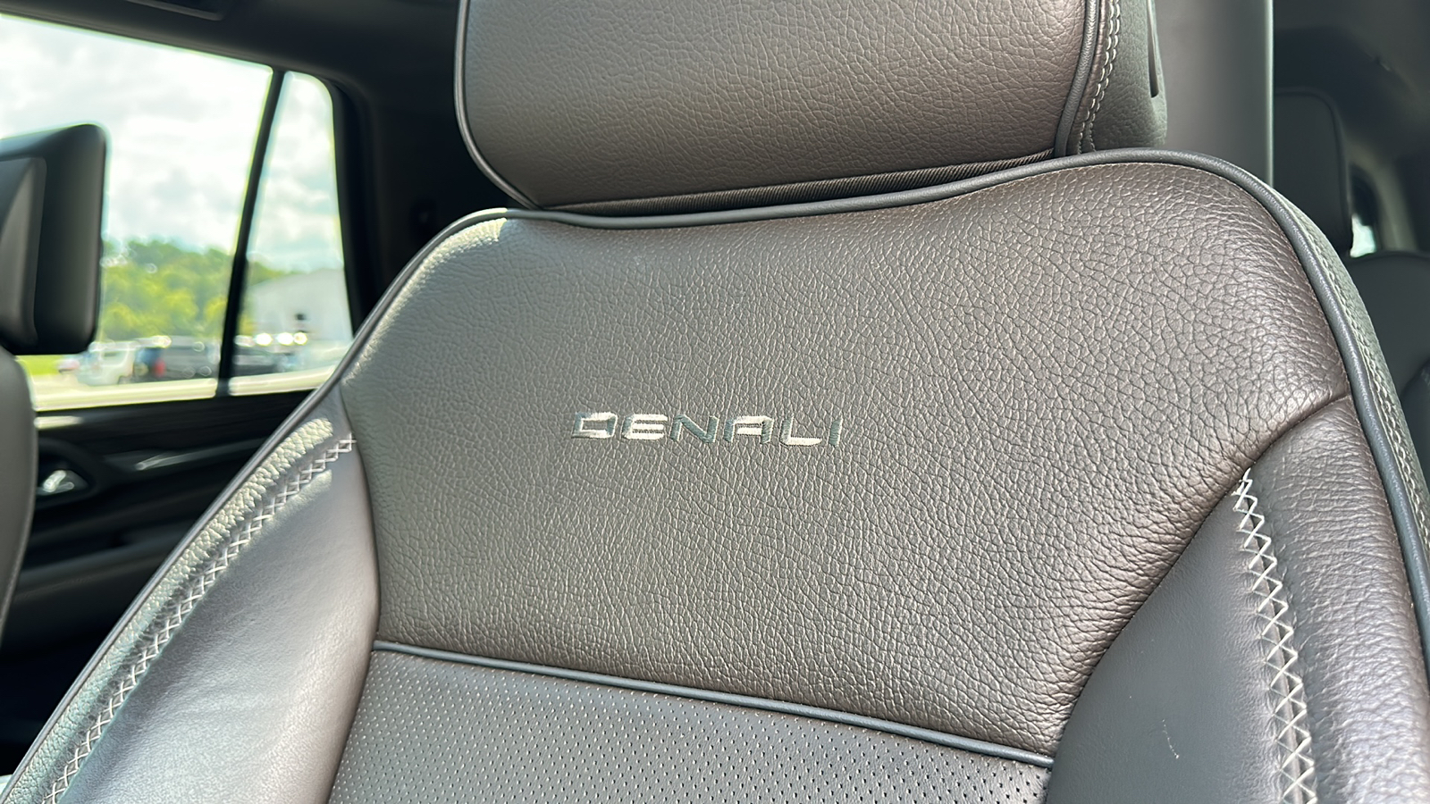 2021 GMC Yukon Denali 14