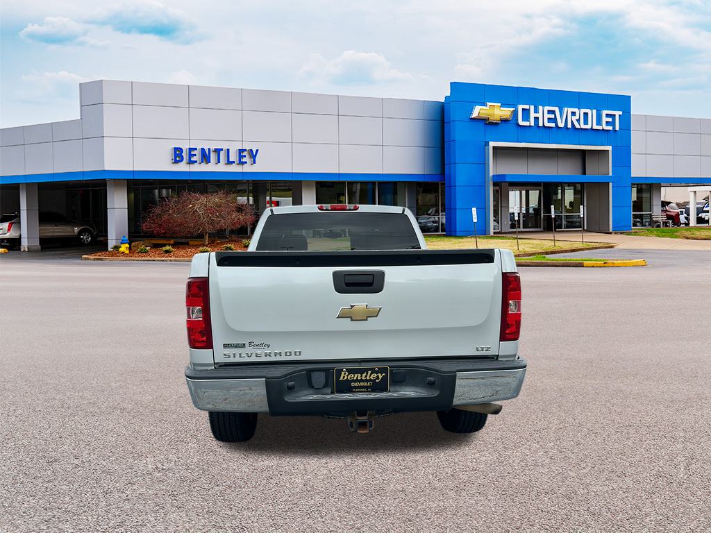 2010 Chevrolet Silverado LTZ 4