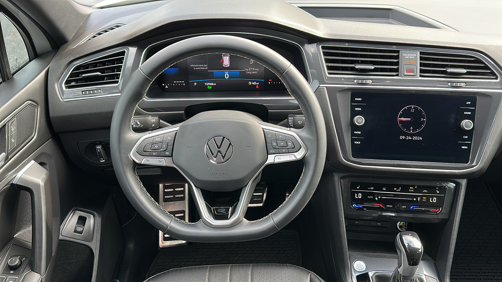 2023 Volkswagen Tiguan SE R-Line Black 12