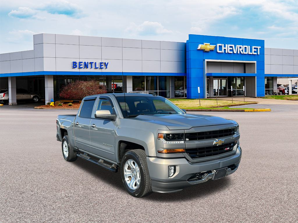 2017 Chevrolet Silverado LT 1