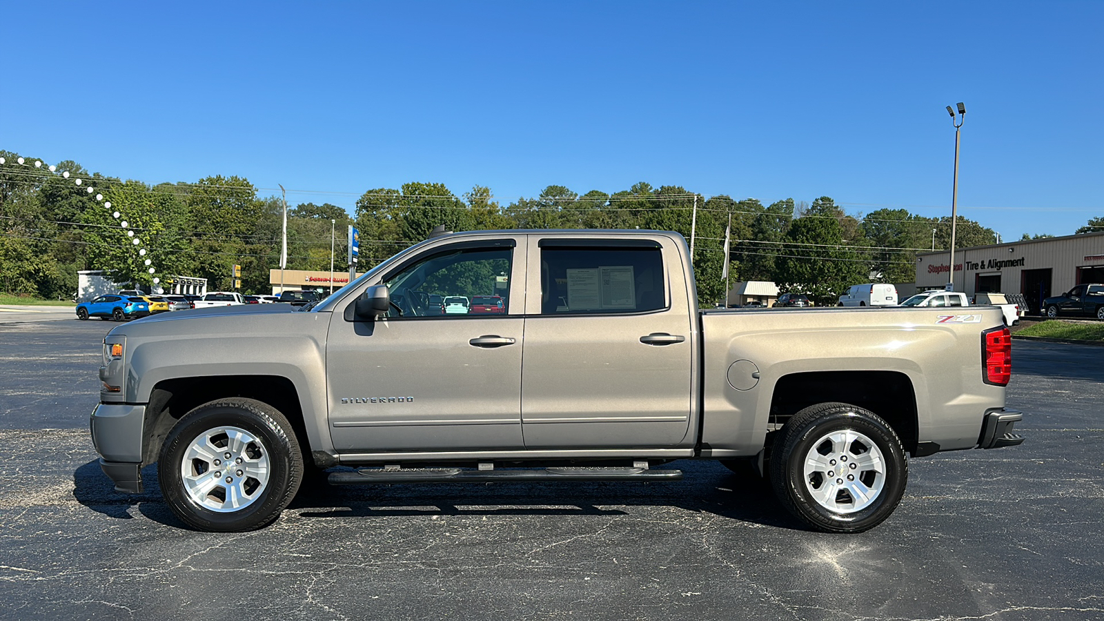 2017 Chevrolet Silverado LT 19