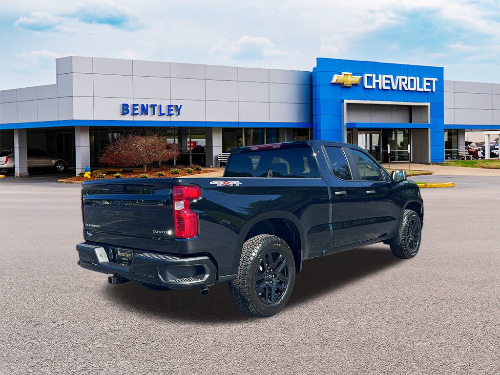 2024 Chevrolet Silverado Custom 3