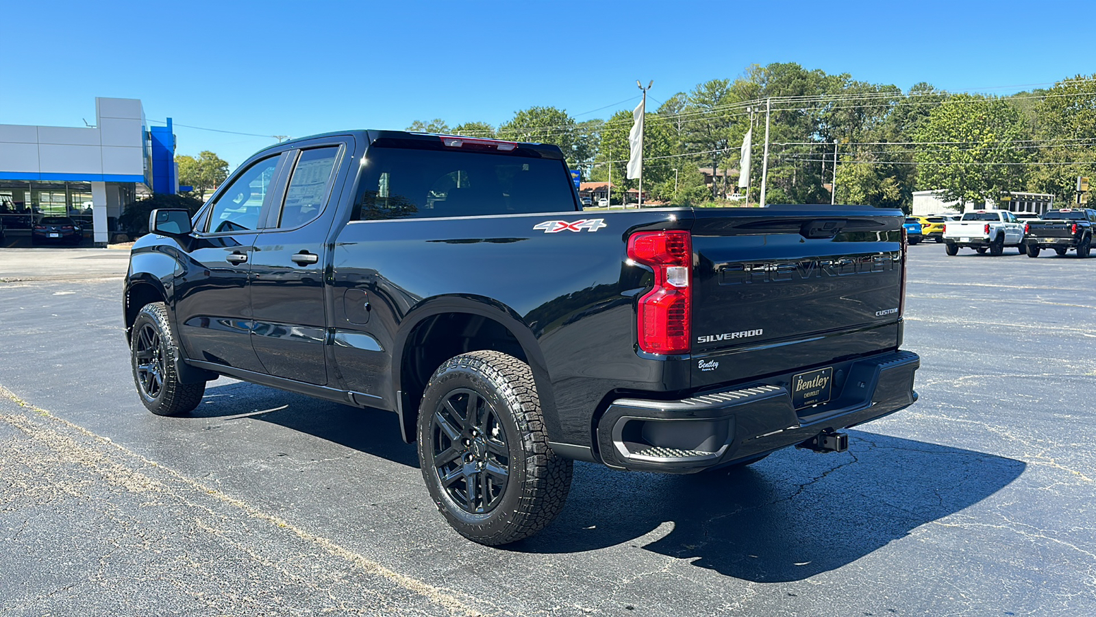 2024 Chevrolet Silverado Custom 21