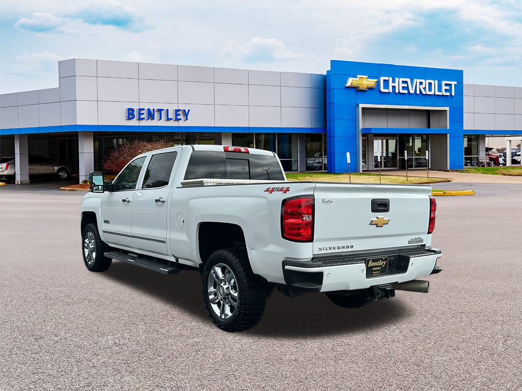 2019 Chevrolet Silverado High Country 3