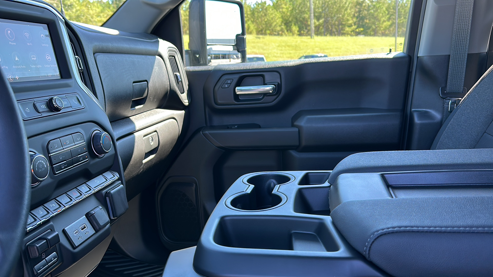 2025 Chevrolet Silverado Custom 9