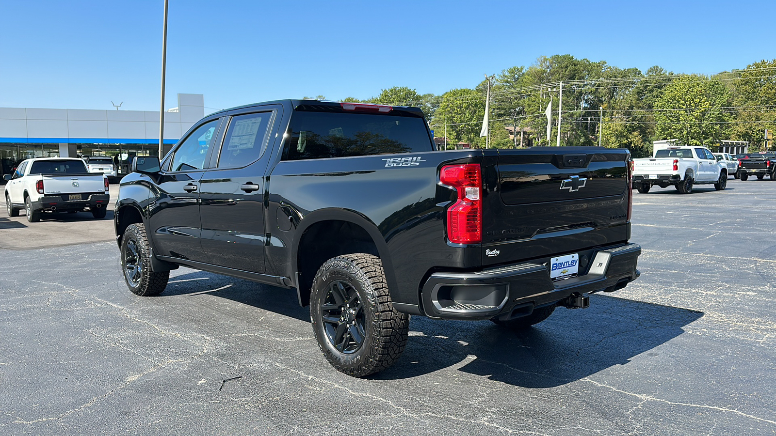 2025 Chevrolet Silverado Custom Trail Boss 18