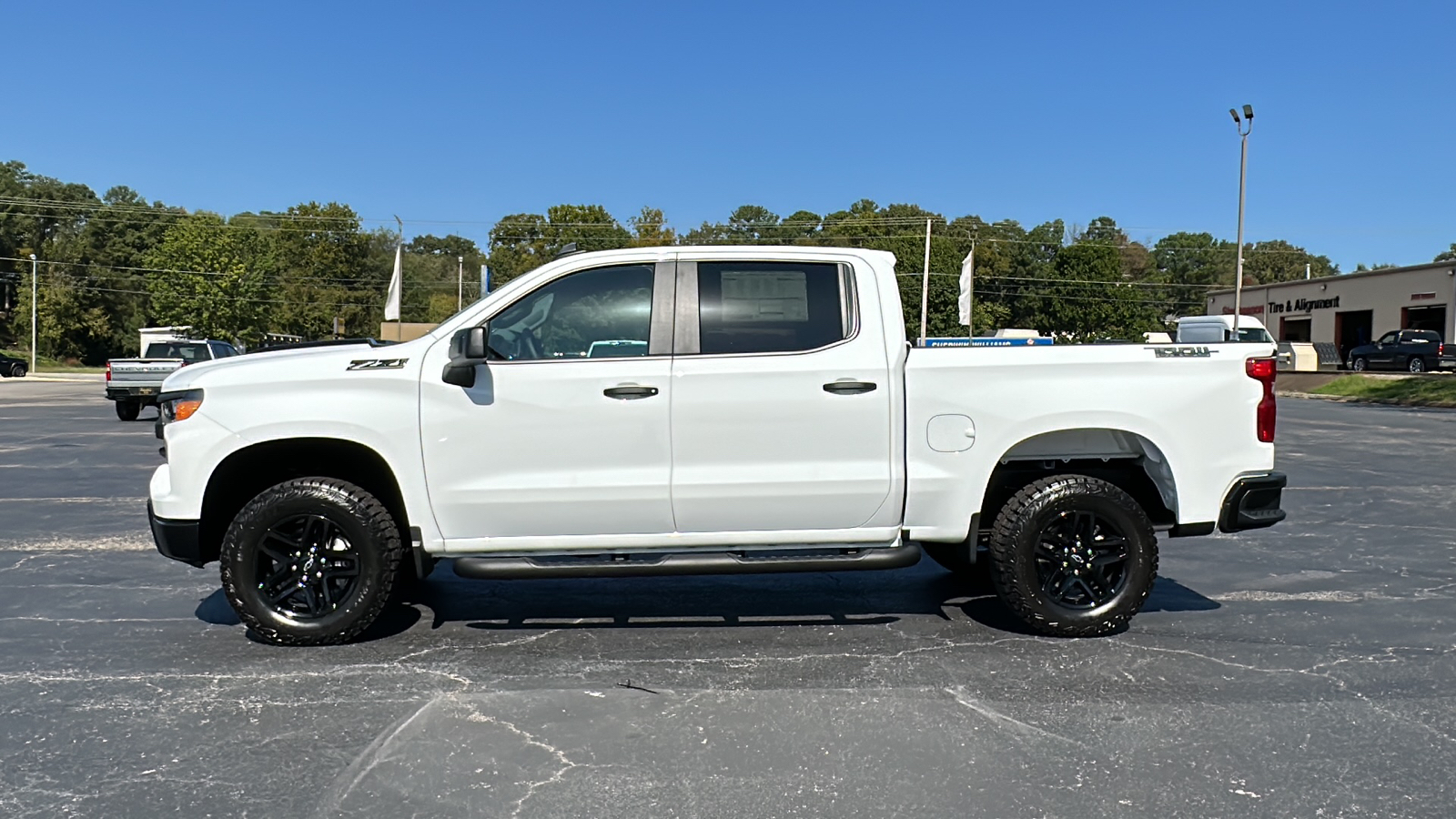 2025 Chevrolet Silverado Custom Trail Boss 18