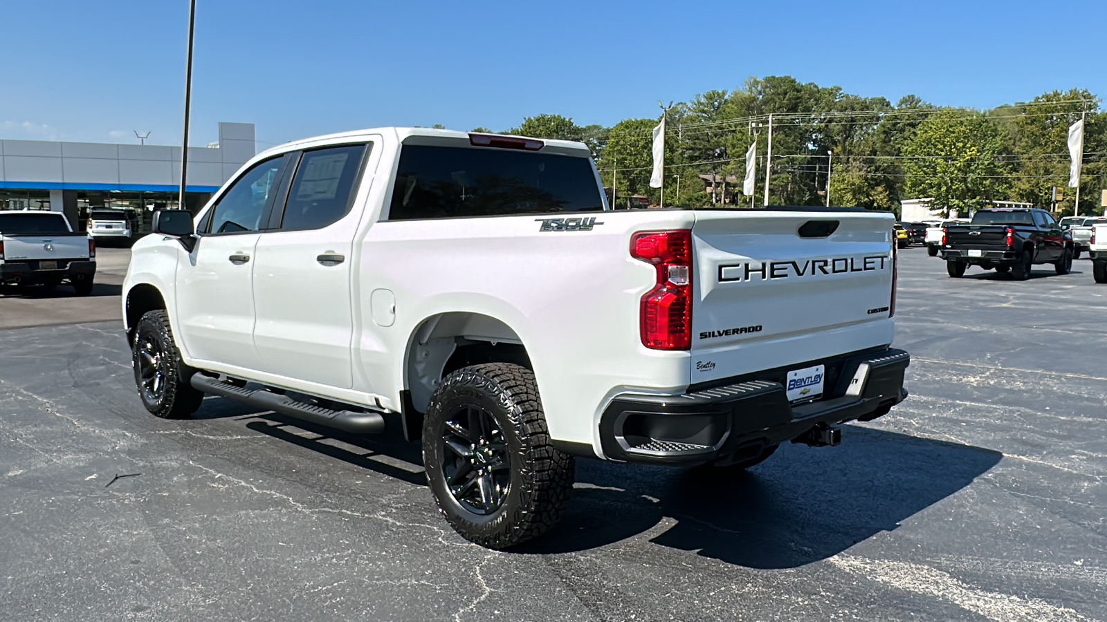 2025 Chevrolet Silverado Custom Trail Boss 19