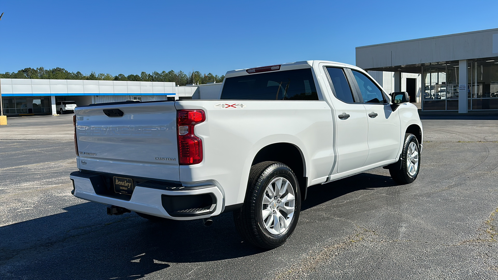 2025 Chevrolet Silverado 1500  18