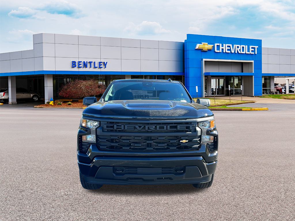 2025 Chevrolet Silverado Custom 4