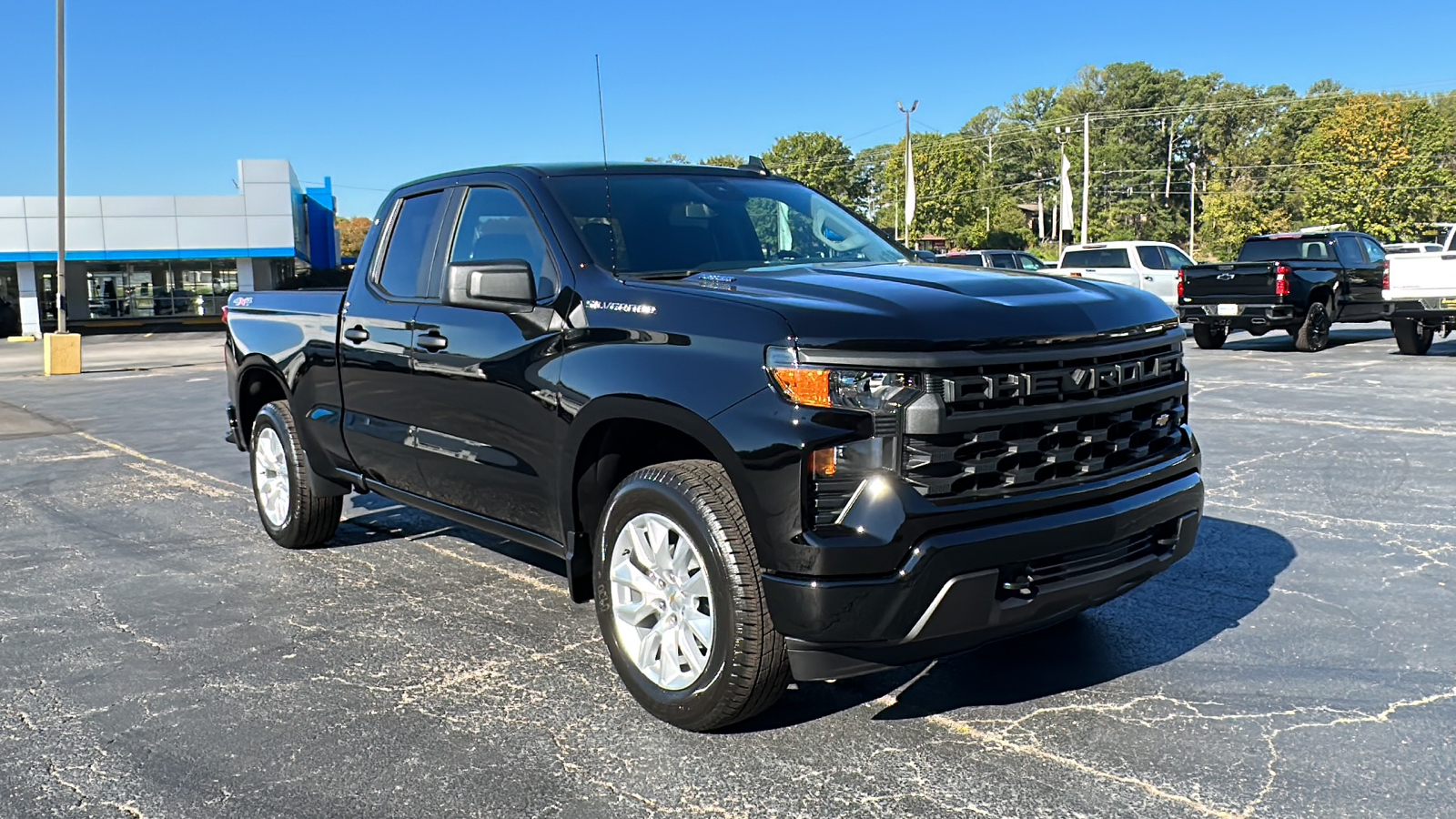 2025 Chevrolet Silverado Custom 17