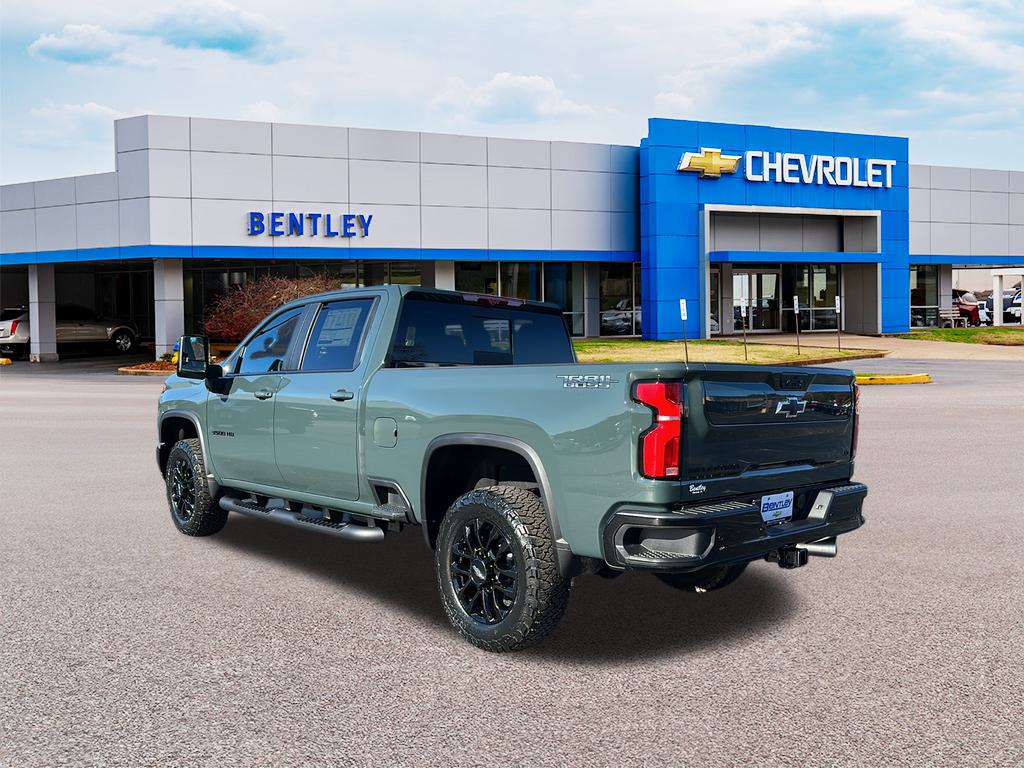 2025 Chevrolet Silverado  3