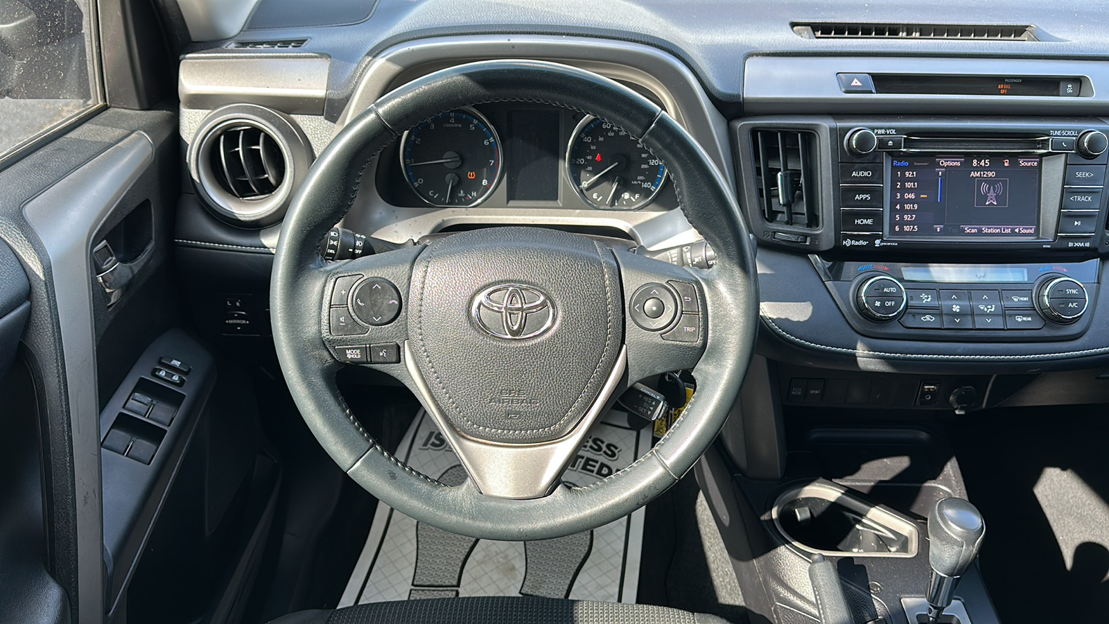 2016 Toyota RAV4 XLE 13