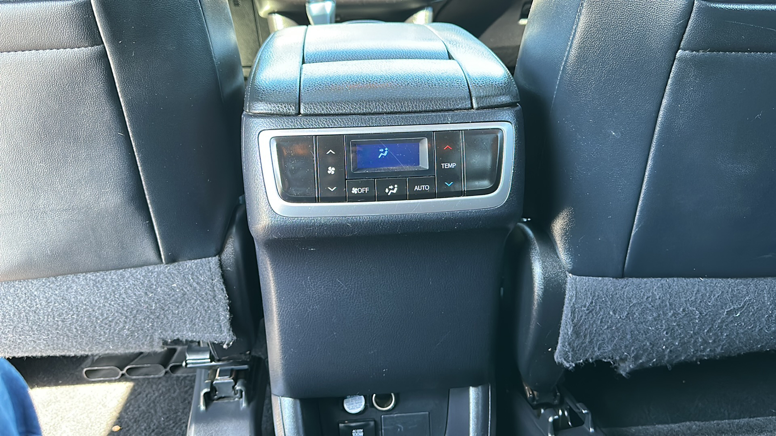 2015 Toyota Highlander XLE 16