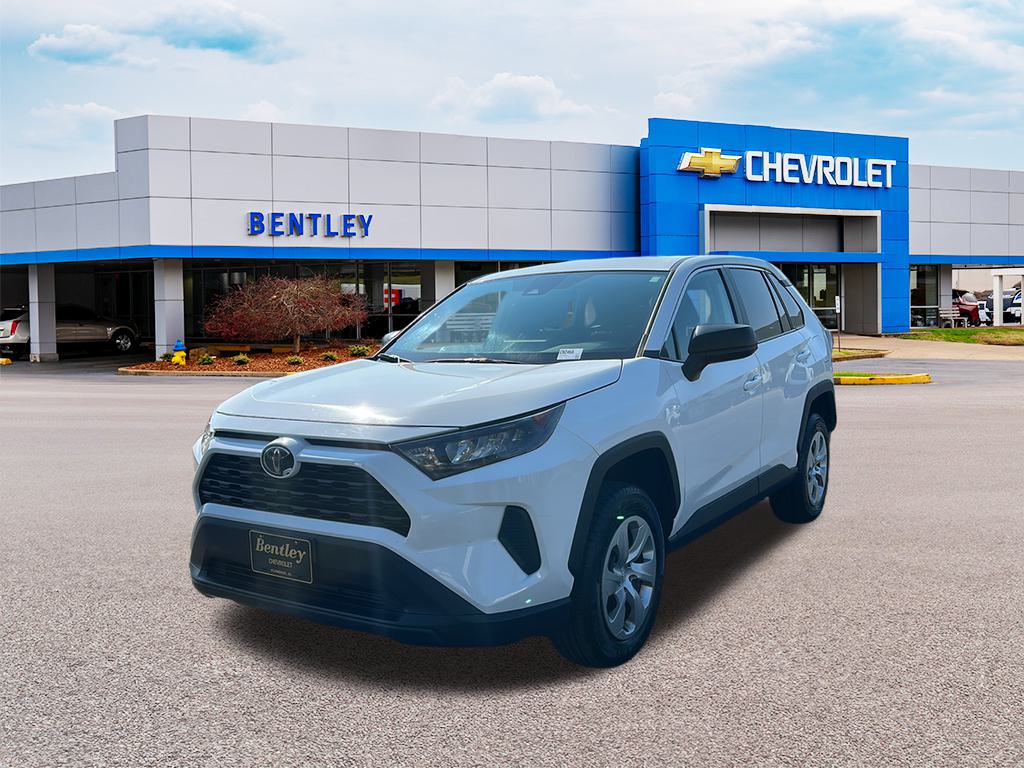 2022 Toyota RAV4 LE 1