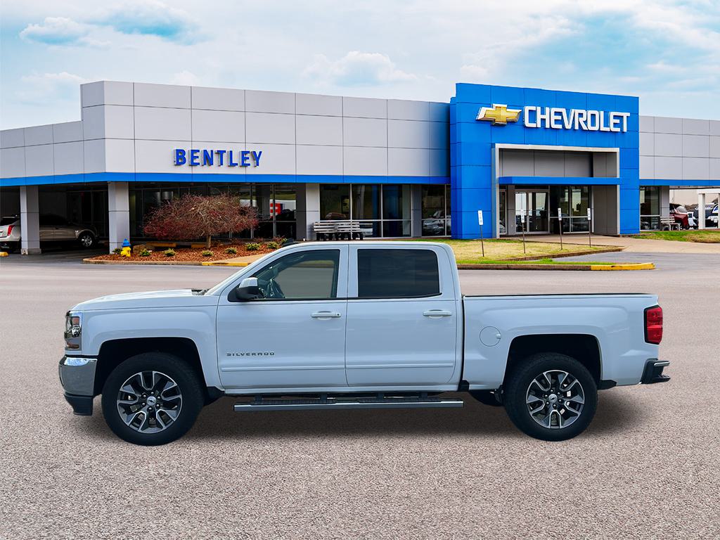 2017 Chevrolet Silverado LT 2