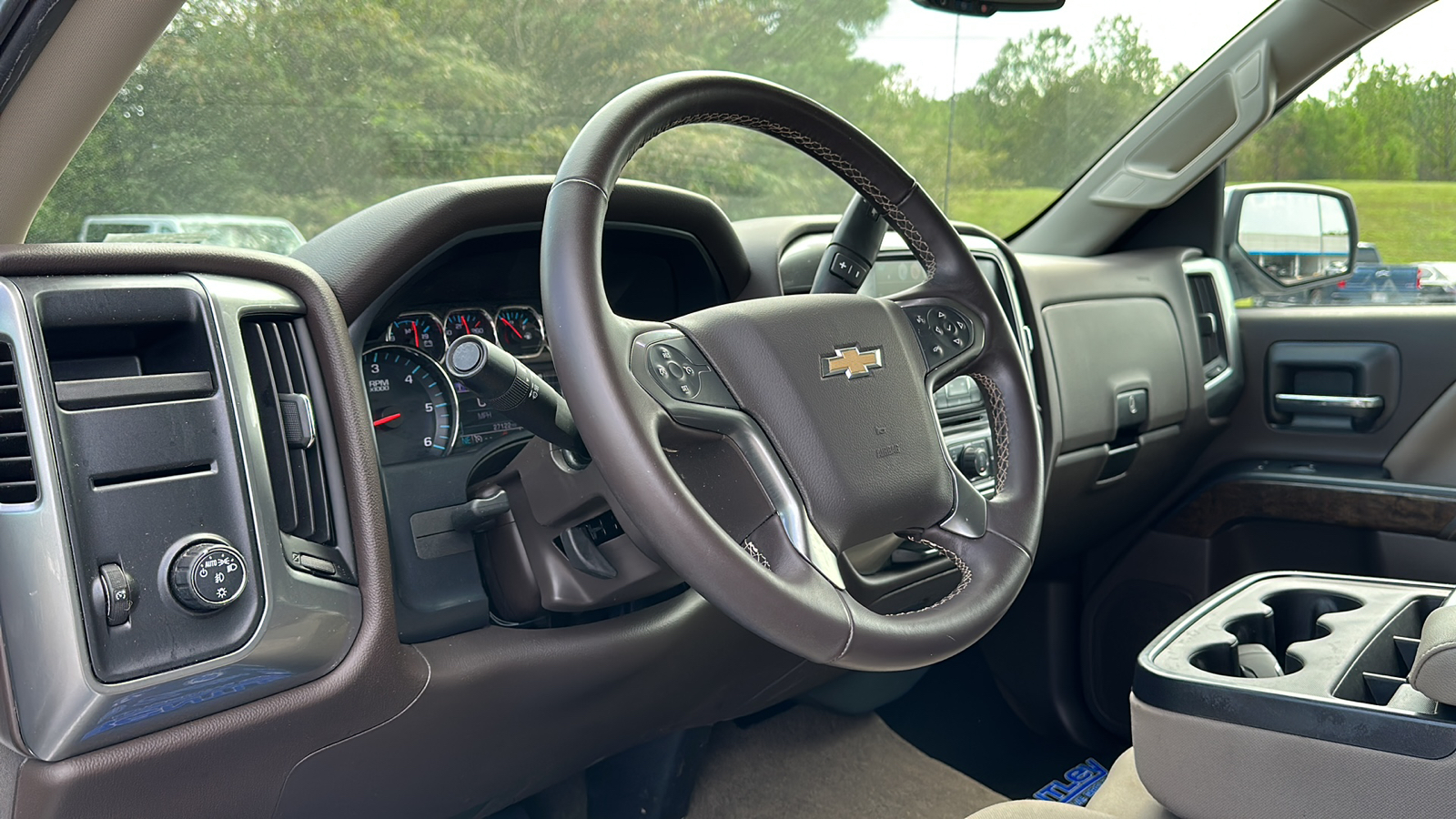 2017 Chevrolet Silverado LT 11