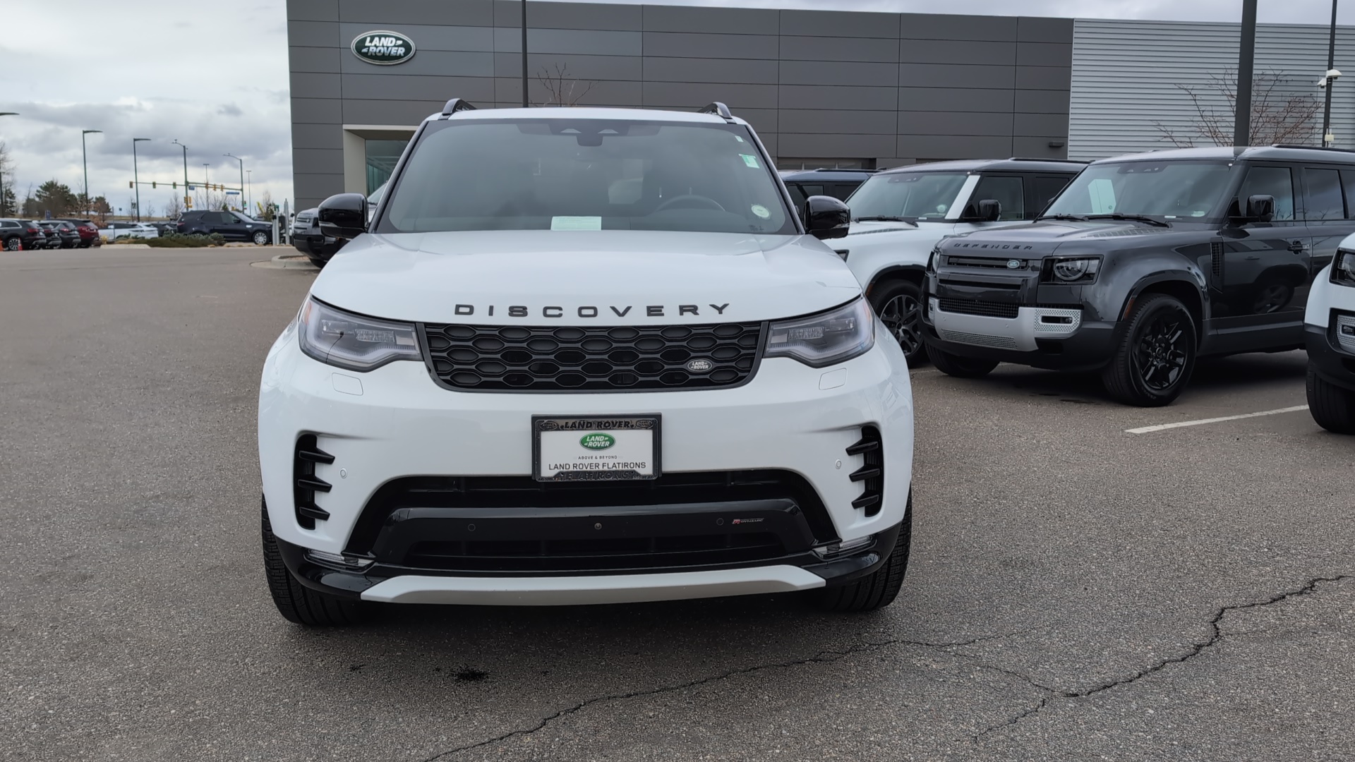 2023 Land Rover Discovery S R-Dynamic 2