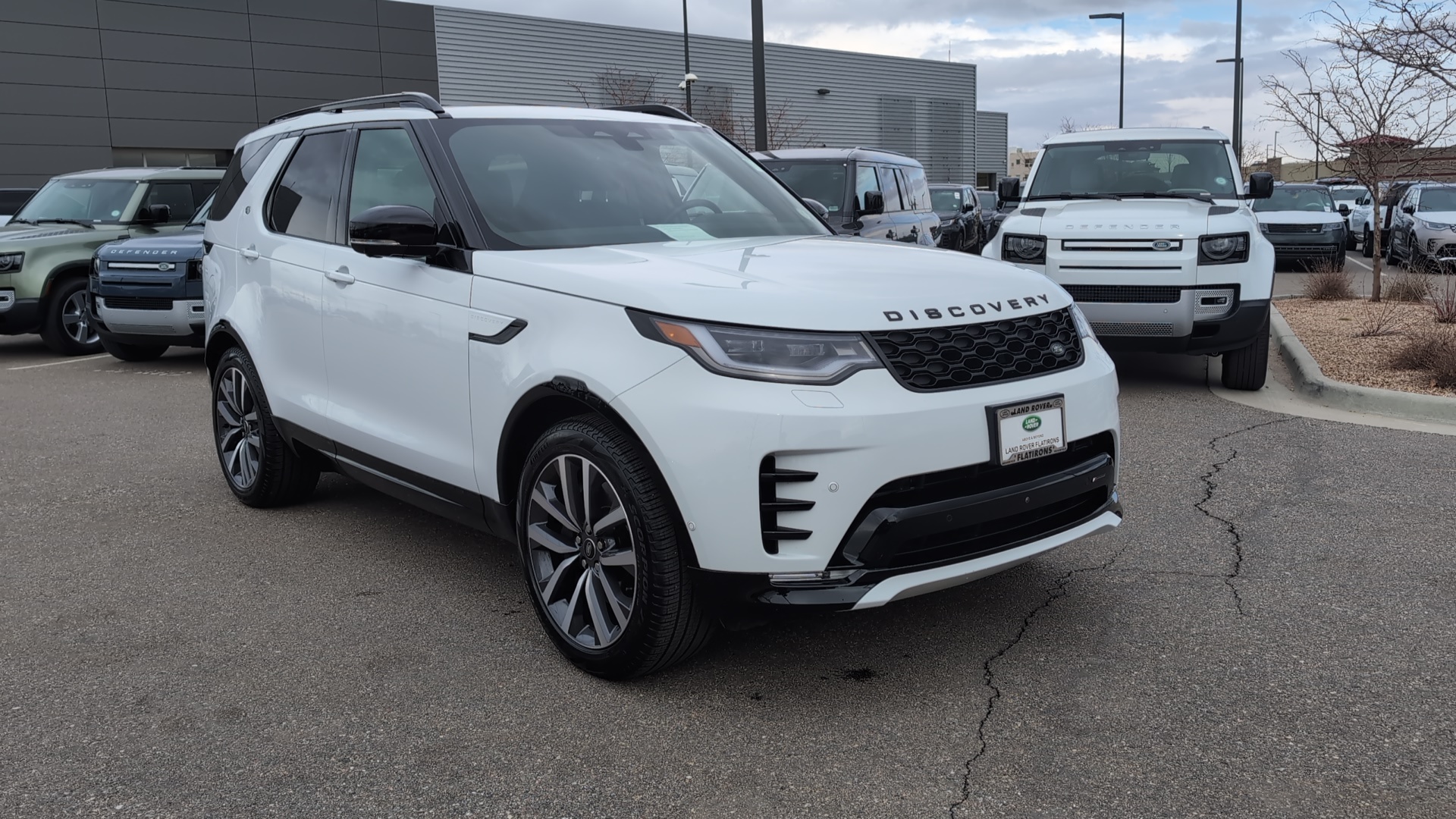 2023 Land Rover Discovery S R-Dynamic 3