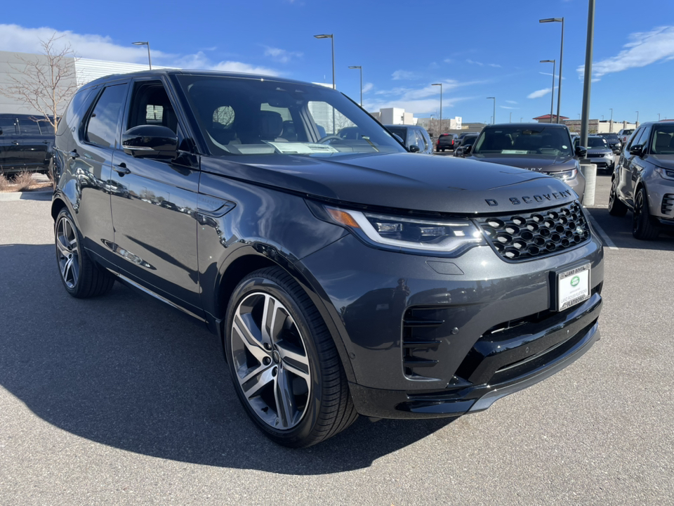 2024 Land Rover Discovery Dynamic SE 3