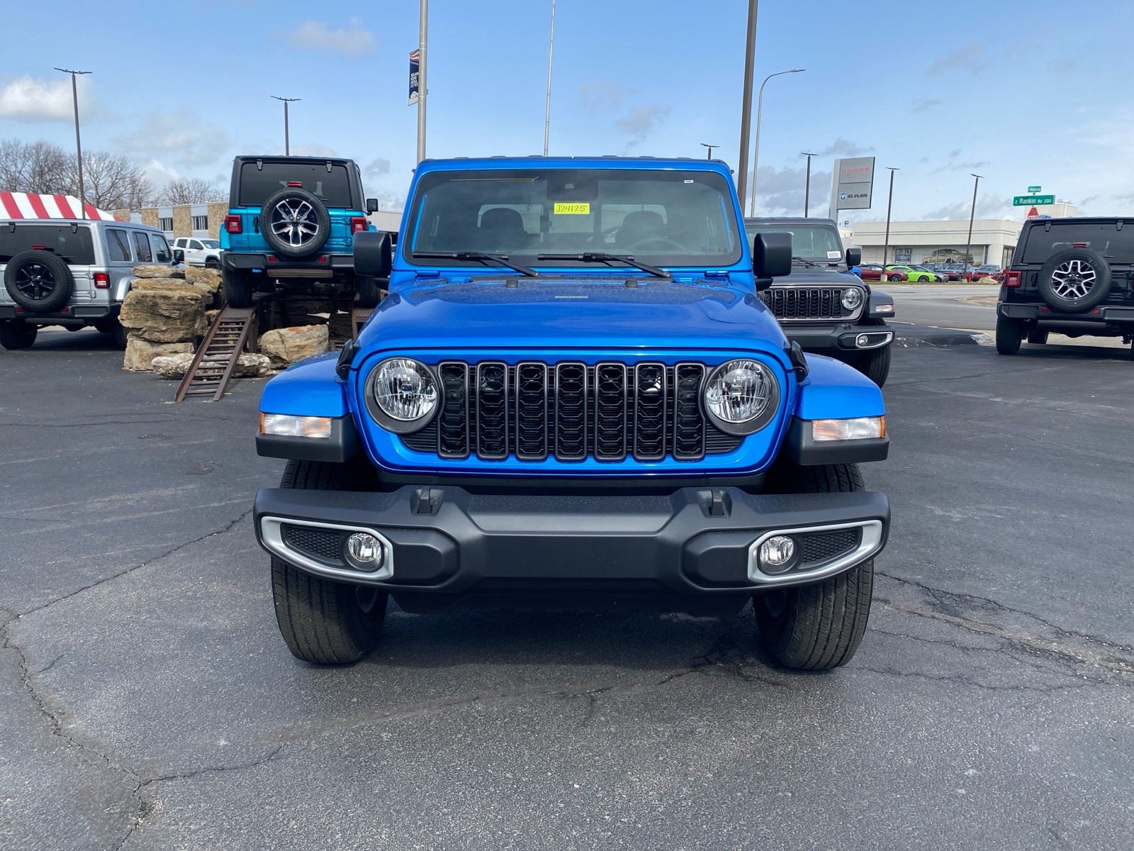 2024 JEEP GLADIATOR Sport S 2