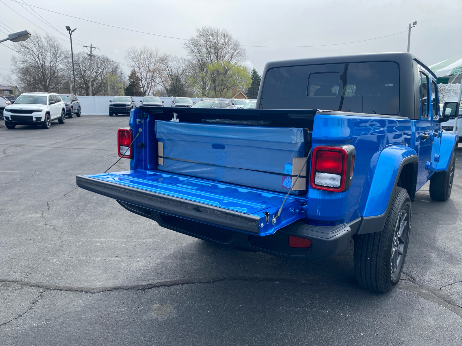 2024 JEEP GLADIATOR Sport S 17