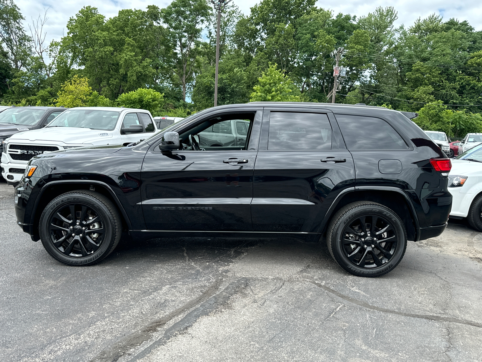 2021 JEEP GRAND CHEROKEE Laredo X 3