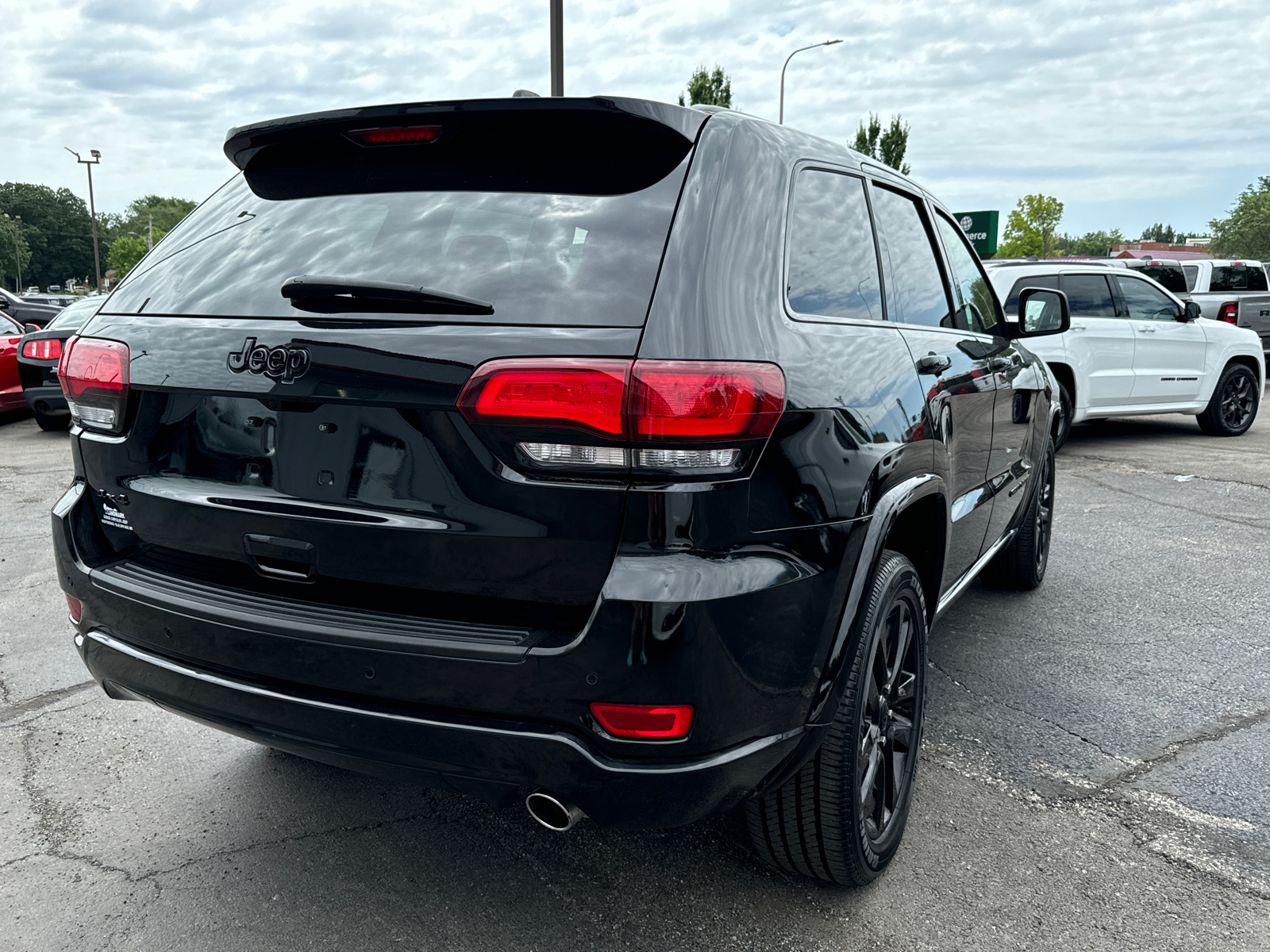 2021 JEEP GRAND CHEROKEE Laredo X 5