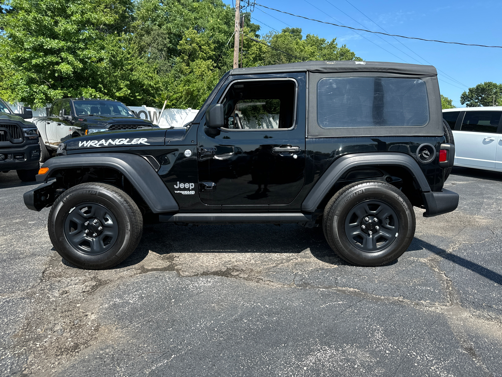 2019 JEEP WRANGLER Sport 3